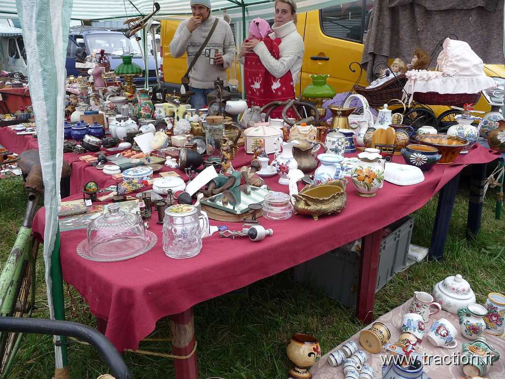 2010_Lipsheim (32).jpg - 26/09/2010 - 67640 LIPSHEIM29 me Bourse d'changeBibelots et accessoires divers automobiles